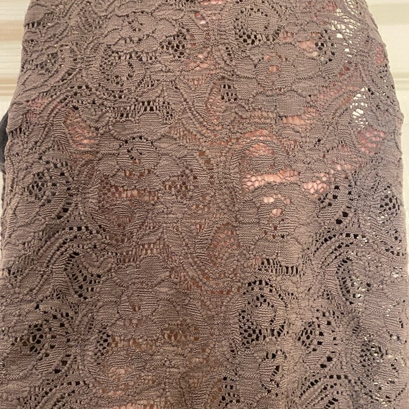 American Eagle "Soft & Sexy" Lace Crop Top - Picture 2 of 4